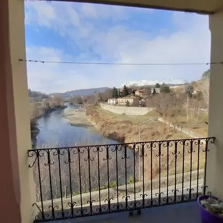 Διαμέρισμα Colazione Sul Fiume Ιβρέα